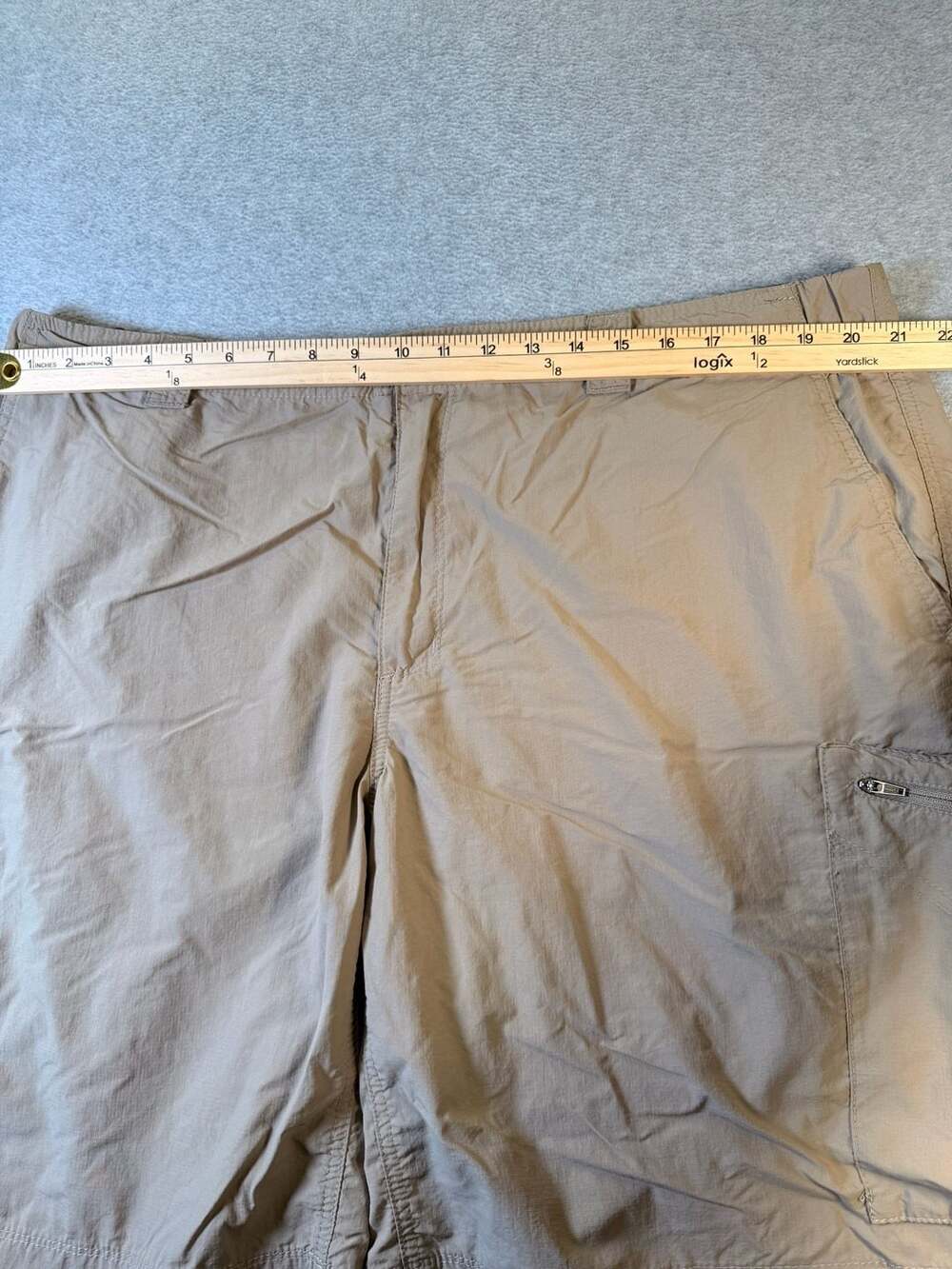 Columbia Cargo Shorts Size 40 Khaki Nylon Outdoor Hiking
